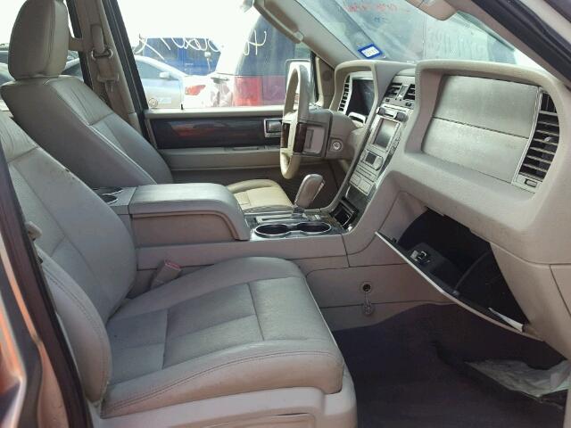 5LMFU27519LJ00799 - 2009 LINCOLN NAVIGATOR SILVER photo 5