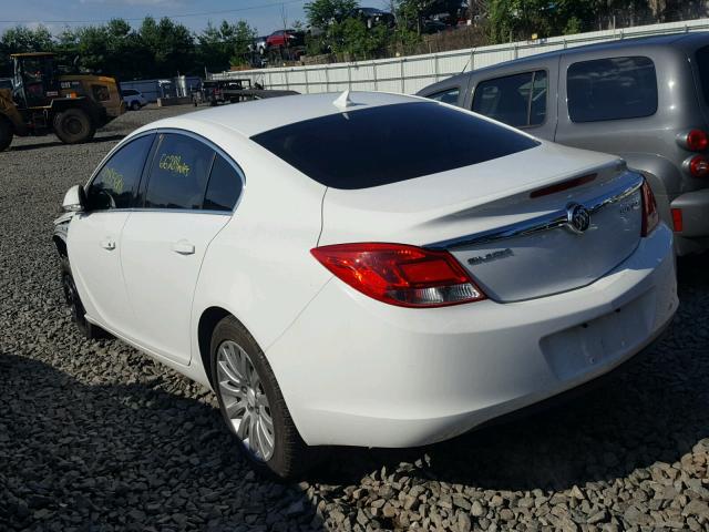 2G4GR5EK8C9121313 - 2012 BUICK REGAL WHITE photo 3