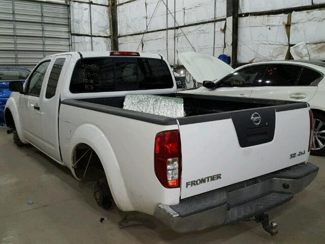 1N6AD06W58C430182 - 2008 NISSAN FRONTIER K WHITE photo 3