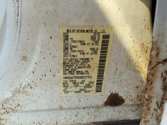 1N6BA07B95N537731 - 2005 NISSAN TITAN WHITE photo 10