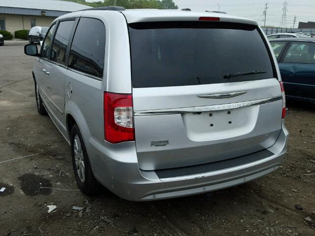 2A4RR8DG8BR783929 - 2011 CHRYSLER TOWN & COU SILVER photo 3