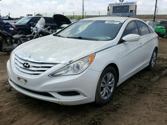 5NPEB4AC3CH333901 - 2012 HYUNDAI SONATA WHITE photo 2