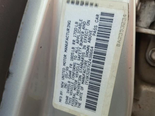 1Y1SK5287XZ438664 - 1999 CHEVROLET GEO PRIZM 银色 照片 10