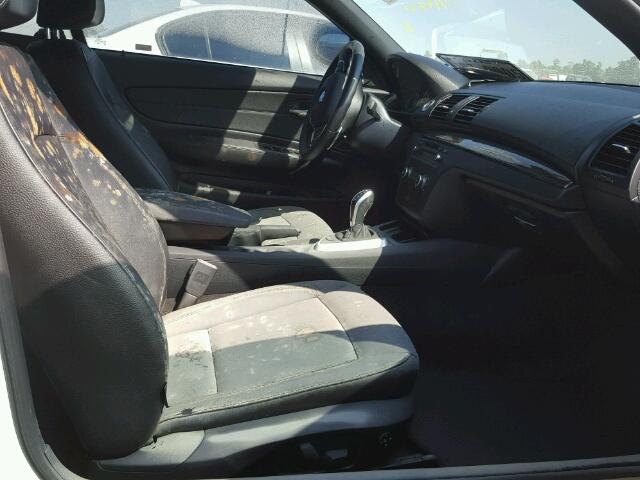 WBAUN7C52DVM27382 - 2013 BMW 135 WHITE photo 5