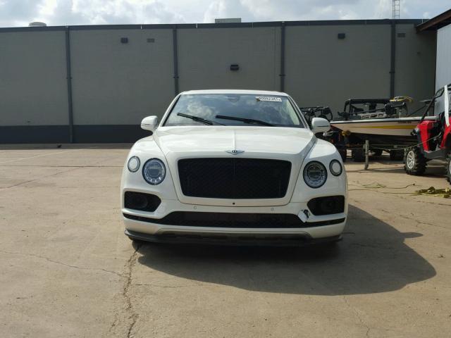 SJAAC2ZV2JC018507 - 2018 BENTLEY BENTAYGA WHITE photo 3