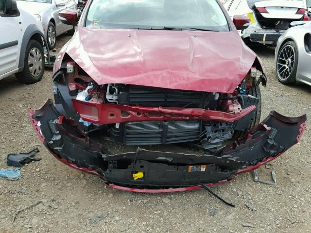 1FADP3F28HL203211 - 2017 FORD FOCUS SE MAROON photo 9