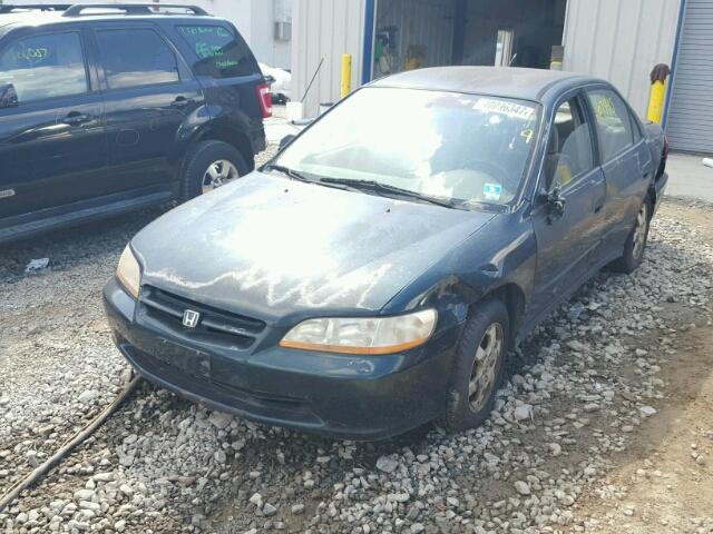 1HGCG5672YA052697 - 2000 HONDA ACCORD SE GREEN photo 9