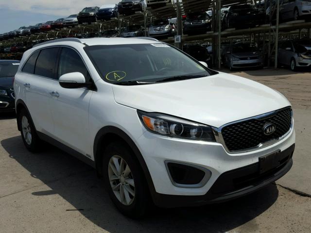 5XYPGDA36HG253033 - 2017 KIA SORENTO LX WHITE photo 1