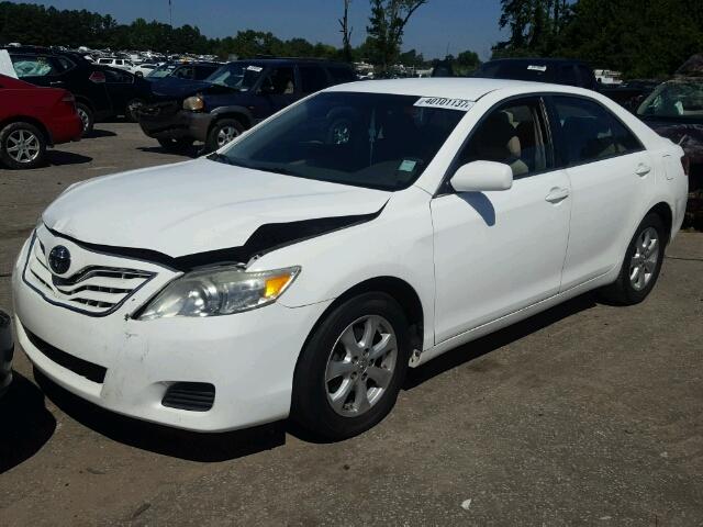 4T1BF3EK1BU653110 - 2011 TOYOTA CAMRY BASE WHITE photo 2