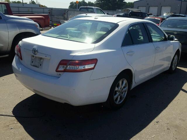 4T1BF3EK1BU653110 - 2011 TOYOTA CAMRY BASE WHITE photo 4