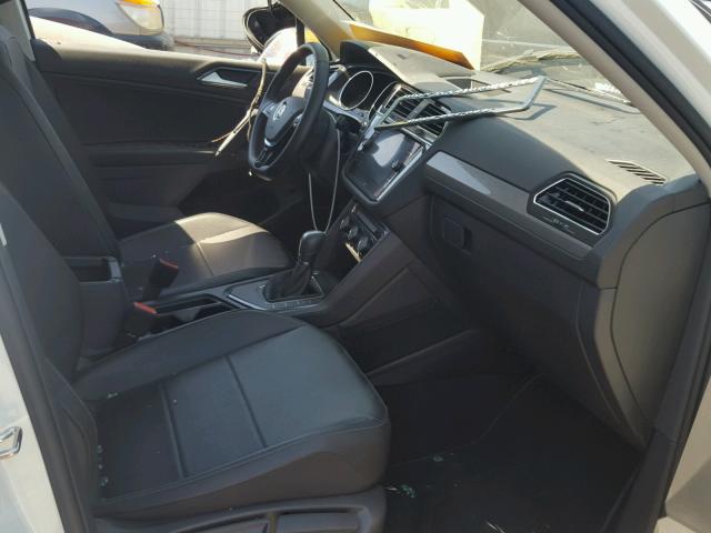 3VV3B7AX9JM039441 - 2018 VOLKSWAGEN TIGUAN SE Weiß Foto 5