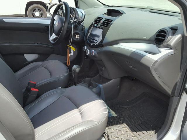 KL8CD6S92DC562236 - 2013 CHEVROLET SPARK 1LT SILVER photo 5