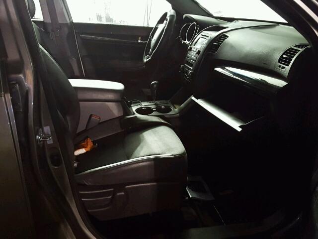 5XYKU3A68CG295171 - 2012 KIA SORENTO EX Boz foto 5