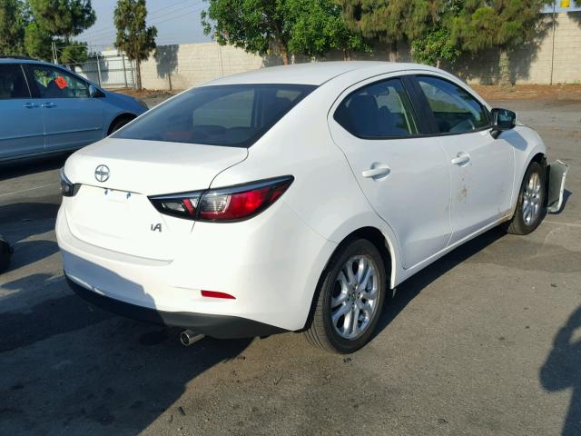 3MYDLBZV9GY111134 - 2016 TOYOTA SCION IA WHITE photo 4