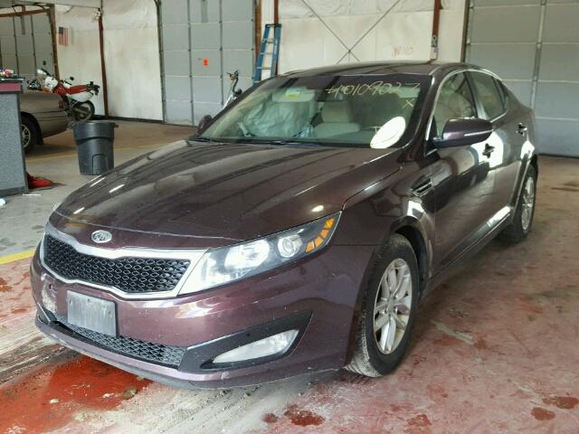 5XXGM4A70CG033735 - 2012 KIA OPTIMA LX MAROON photo 2