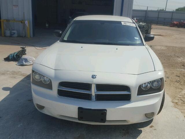 2B3KA33V39H562001 - 2009 DODGE CHARGER SX WHITE photo 9