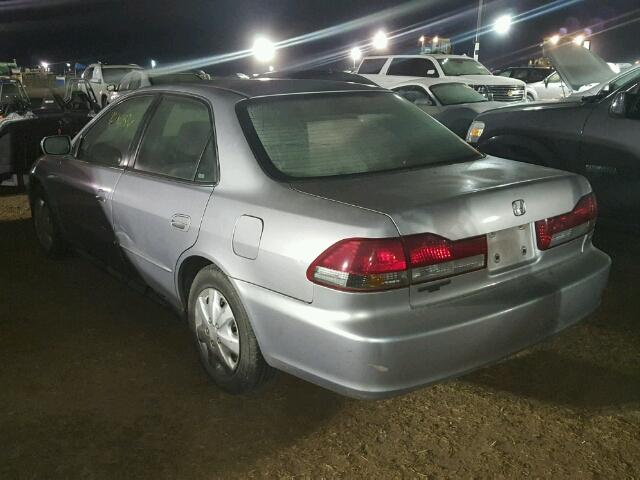 JHMCG56411C023267 - 2001 HONDA ACCORD LX SILVER photo 3