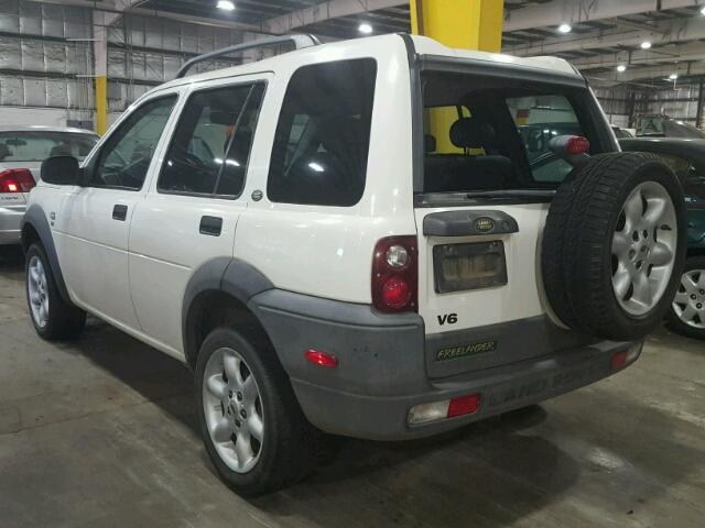 SALNY22262A377382 - 2002 LAND ROVER FREELANDER WHITE photo 3