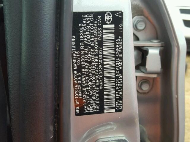 VNKKTUD32FA039937 - 2015 TOYOTA YARIS SILVER photo 10