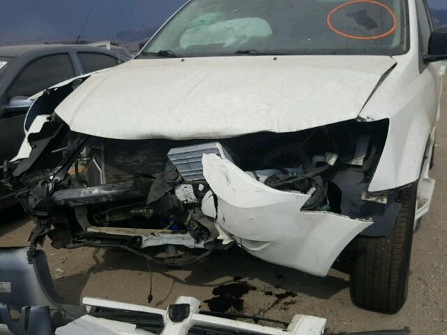 2D8HN44E69R702815 - 2009 DODGE GRAND CARA WHITE photo 9