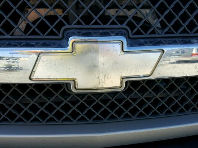 3GNEC12Z35G201609 - 2005 CHEVROLET AVALANCHE SILVER photo 9