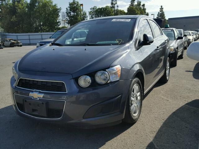 1G1JC5SG2D4121610 - 2013 CHEVROLET SONIC LT 灰色 照片 2