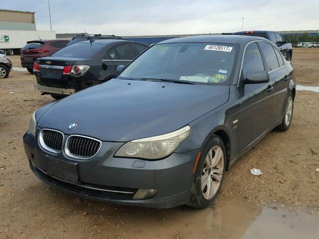 WBANV13569C153253 - 2009 BMW 528 XI GRAY photo 2