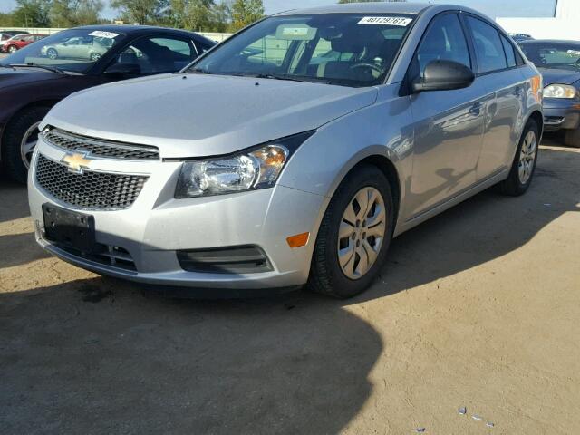 1G1PA5SH4E7479932 - 2014 CHEVROLET CRUZE LS SILVER photo 2