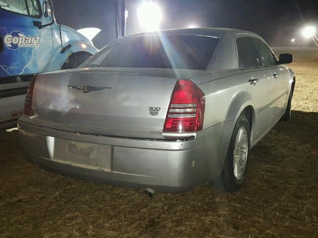 2C3KA63H96H320677 - 2006 CHRYSLER 300C SILVER photo 4