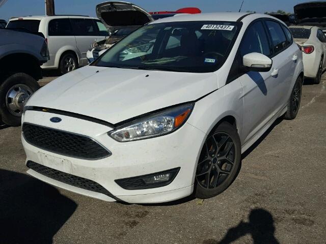 1FADP3K23FL356629 - 2015 FORD FOCUS SE WHITE photo 2