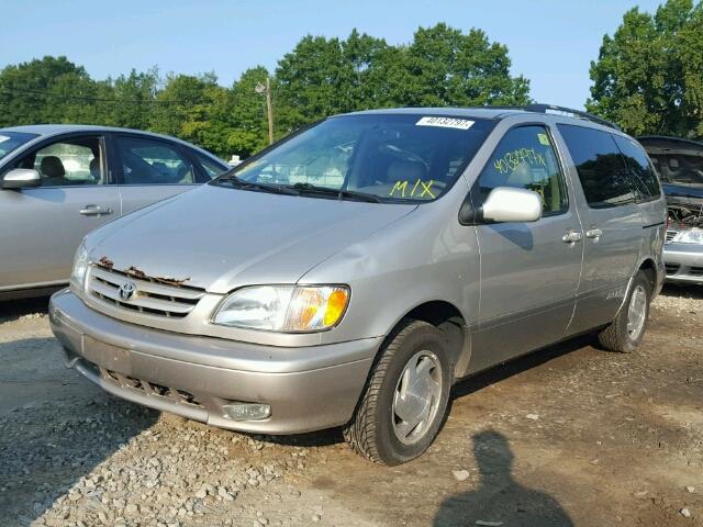 4T3ZF13C71U364835 - 2001 TOYOTA SIENNA LE SILVER photo 2