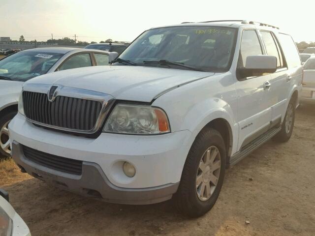 5LMFU27R84LJ14324 - 2004 LINCOLN NAVIGATOR WHITE photo 2