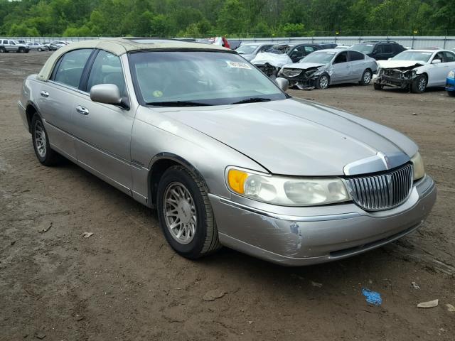 1LNFM82W0XY612219 - 1999 LINCOLN TOWN CAR S BEIGE photo 1