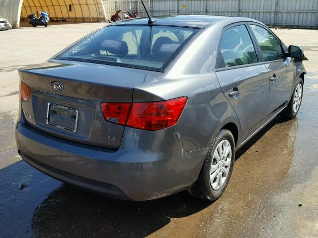 KNAFU4A28D5718522 - 2013 KIA FORTE GRAY photo 4