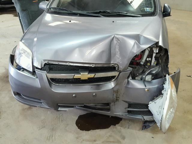 KL1TD56E59B390314 - 2009 CHEVROLET AVEO LS GRAY photo 7