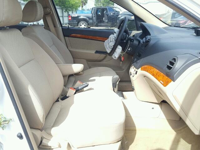 KL1TD56687B127305 - 2007 CHEVROLET AVEO BASE Beyaz fotoğraf 5