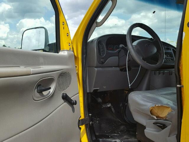 1FTNE24W25HB06055 - 2005 FORD ECONOLINE YELLOW photo 9