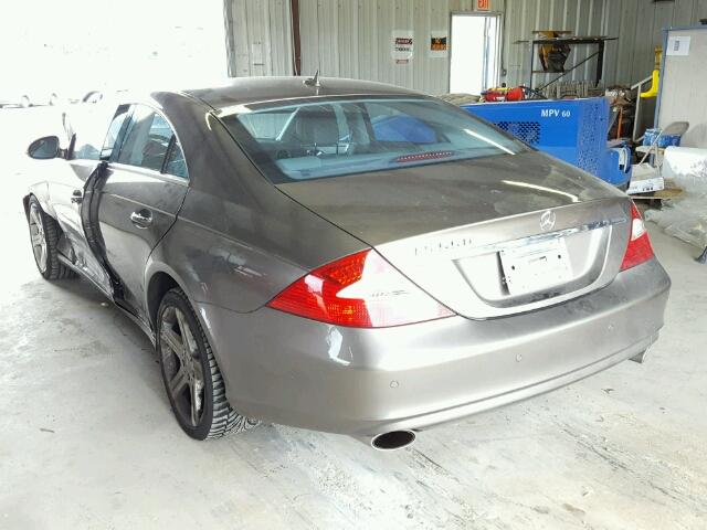 WDDDJ72X77A090811 - 2007 MERCEDES-BENZ CLS 550 BROWN photo 3