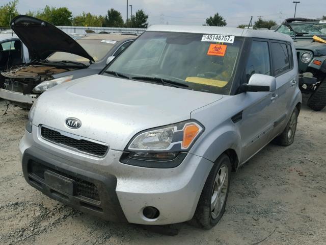 KNDJT2A28B7718350 - 2011 KIA SOUL SILVER photo 2