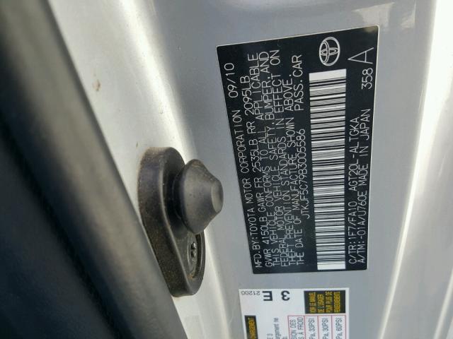 JTKJF5C79B3005586 - 2011 TOYOTA SCION TC 银色 照片 10