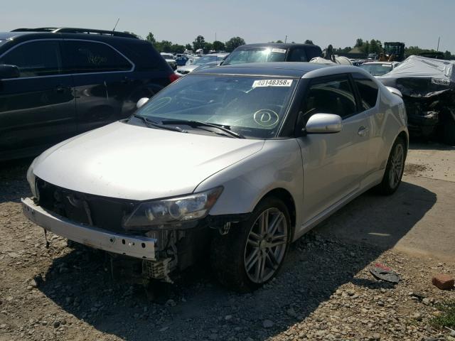 JTKJF5C79B3005586 - 2011 TOYOTA SCION TC 银色 照片 2