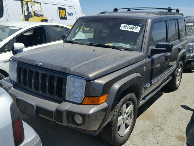 1J8HG48N06C291153 - 2006 JEEP COMMANDER GREEN photo 2