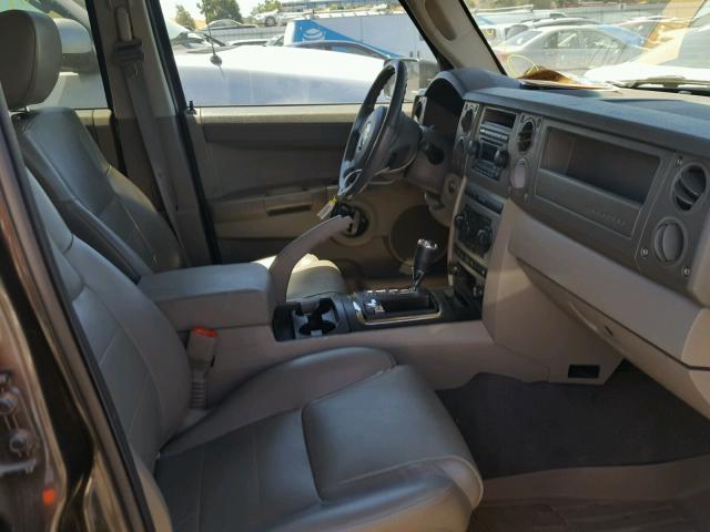 1J8HG48N06C291153 - 2006 JEEP COMMANDER GREEN photo 5