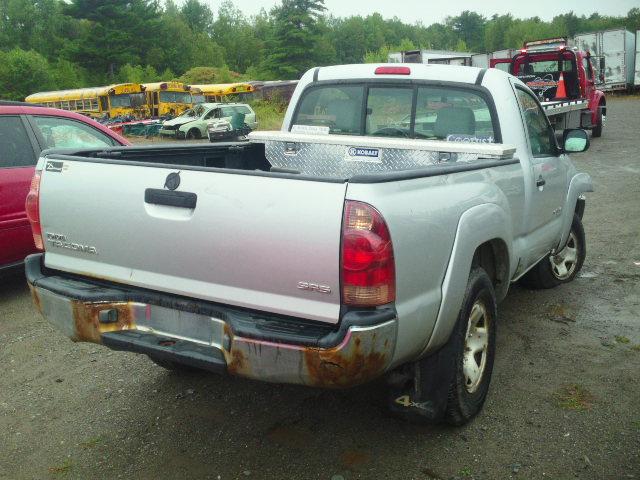 5TEPX42N86Z248550 - 2006 TOYOTA TACOMA WHITE photo 4