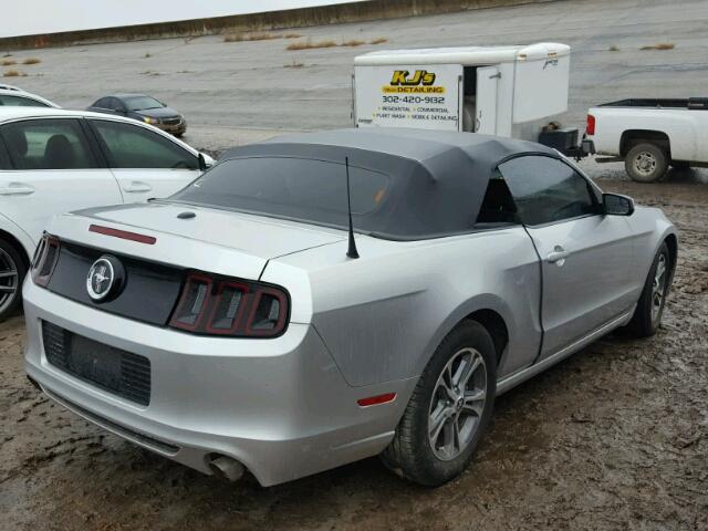 1ZVBP8EMXE5289376 - 2014 FORD MUSTANG SILVER photo 4