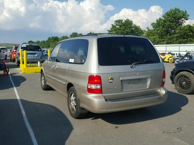 KNDUP132456747590 - 2005 KIA SEDONA EX/ TAN photo 3