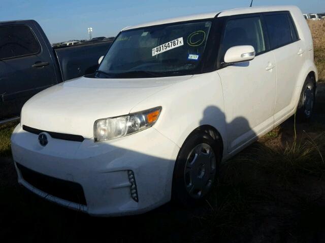 JTLZE4FE8DJ047641 - 2013 TOYOTA SCION XB WHITE photo 2