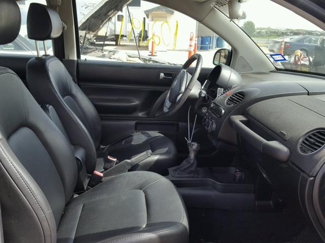 3VWPG31C89M506249 - 2009 VOLKSWAGEN NEW BEETLE 黑色 照片 5