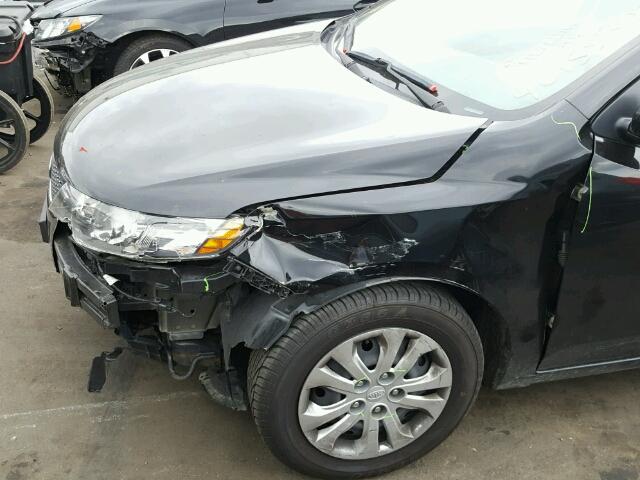 KNAFT4A27C5530172 - 2012 KIA FORTE LX BLACK photo 9