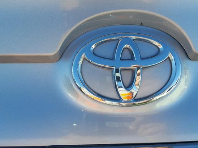 4T1BF1FK7GU256415 - 2016 TOYOTA CAMRY LE ვერცხლისფერი ფოტო 9